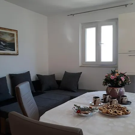 Pag 6526b Apartment Pag Town