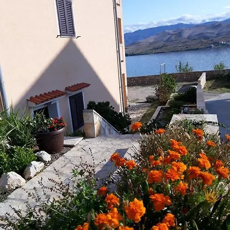 Pag 6526b Apartment Pag Town